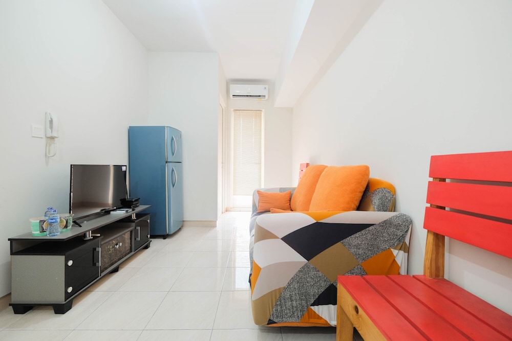 minimalist 2br apartment the springlake summarecon
