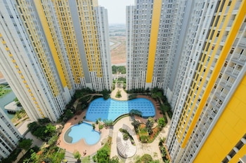 minimalist 2br apartment the springlake summarecon
