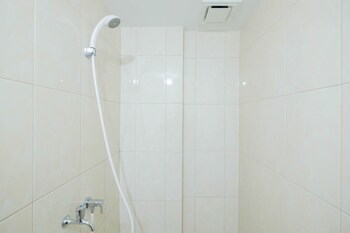 minimalist 2br apartment the springlake summarecon