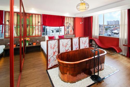eros hotel 2 love hotel