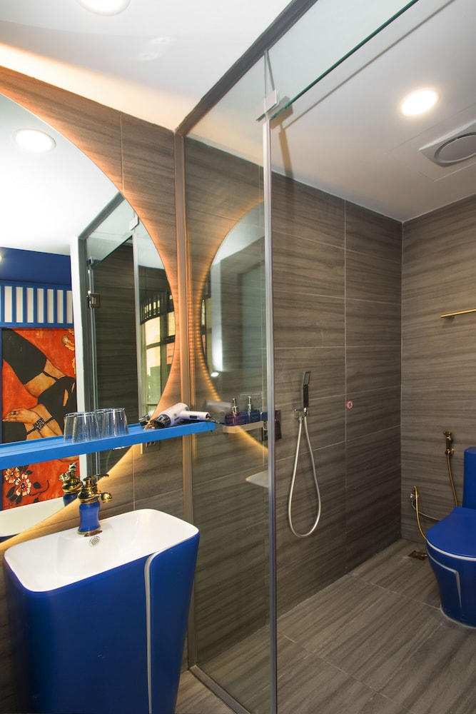 eros hotel 2 love hotel