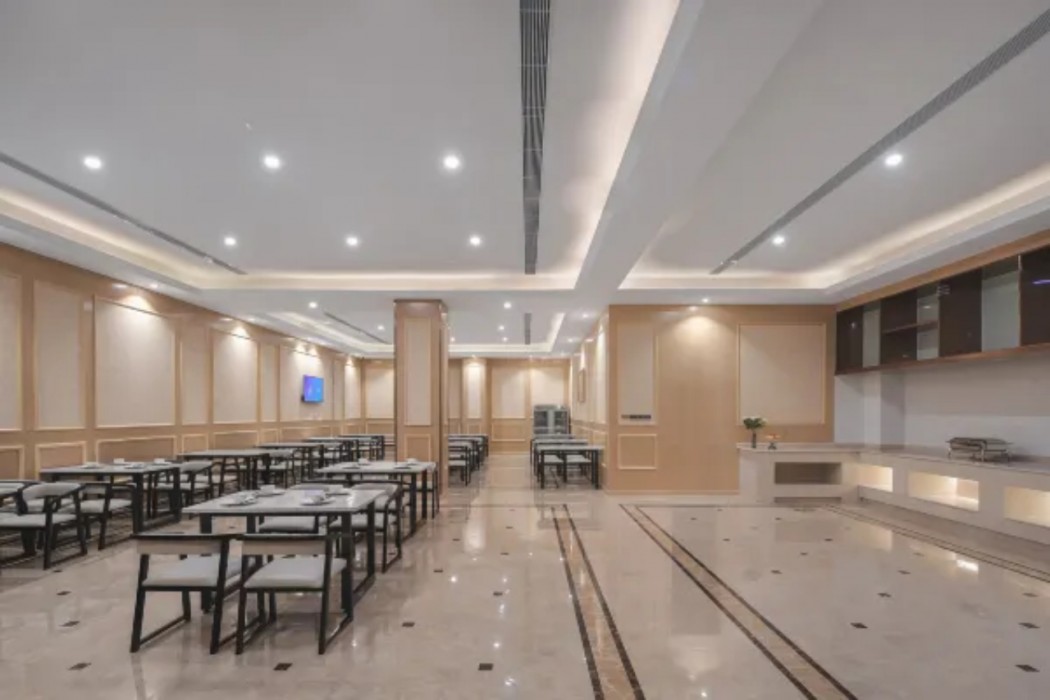 vienna international hotel haian high speed railway station