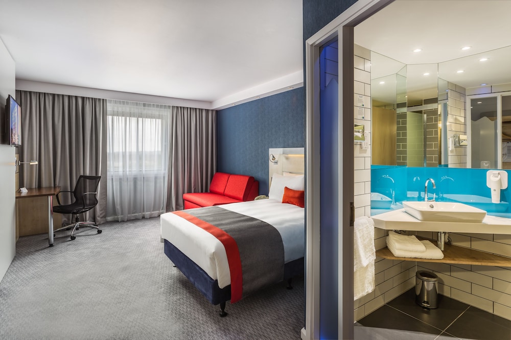 holiday inn express london watford junction by ihg