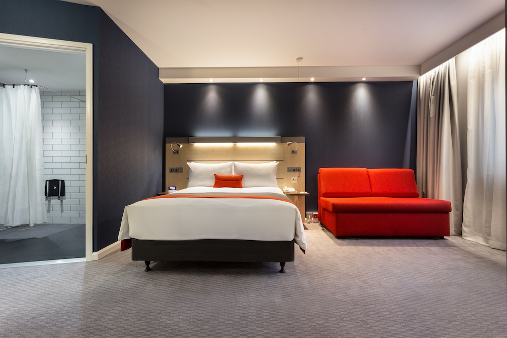 holiday inn express london watford junction by ihg