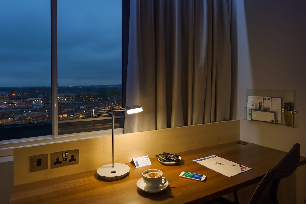 holiday inn express london watford junction by ihg