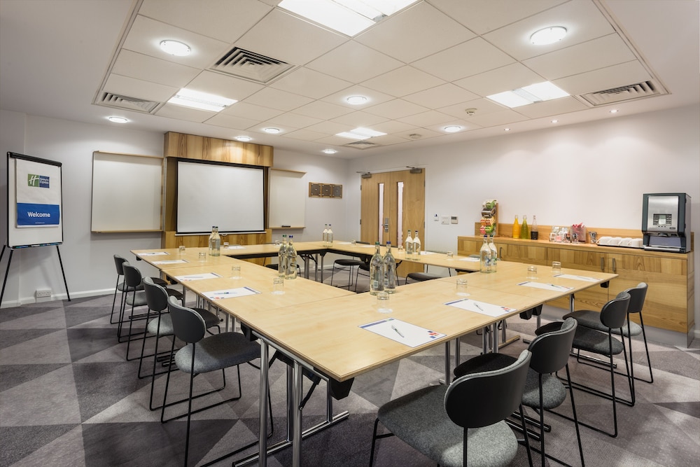 holiday inn express london watford junction by ihg