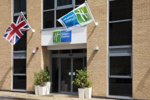 holiday inn express london watford junction by ihg