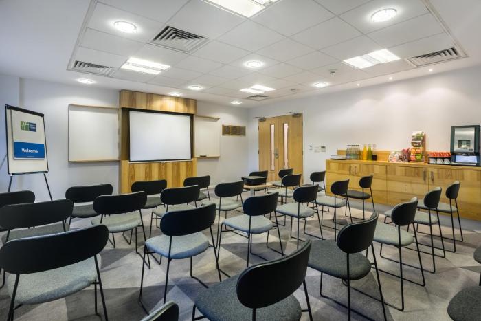 holiday inn express london watford junction by ihg