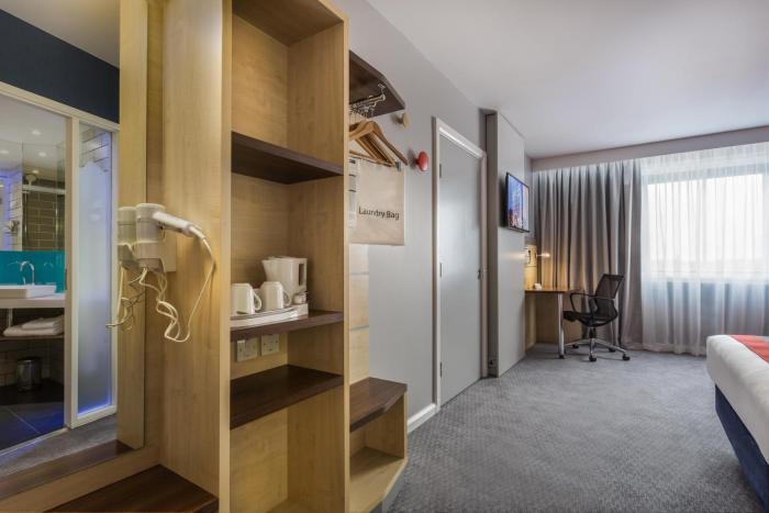 holiday inn express london watford junction by ihg