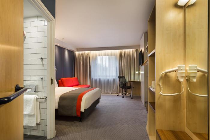 holiday inn express london watford junction by ihg