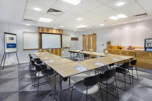 holiday inn express london watford junction by ihg