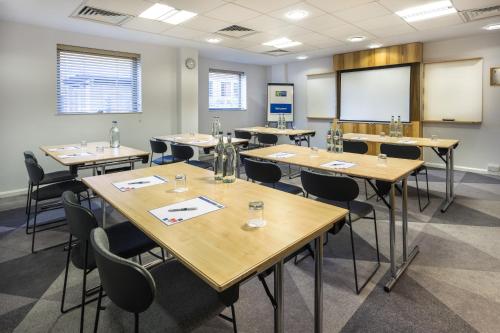 holiday inn express london watford junction by ihg