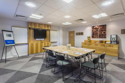 holiday inn express london watford junction by ihg