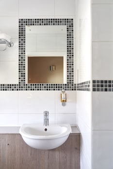 antoinette hotel wimbledon