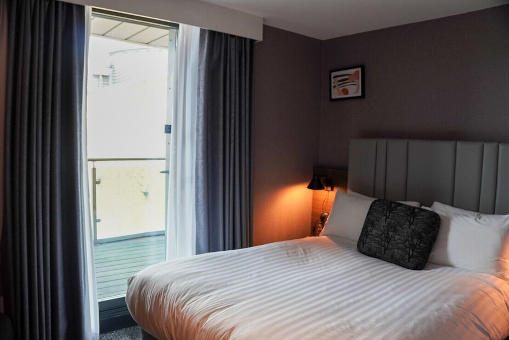 crowne plaza london kingston by ihg
