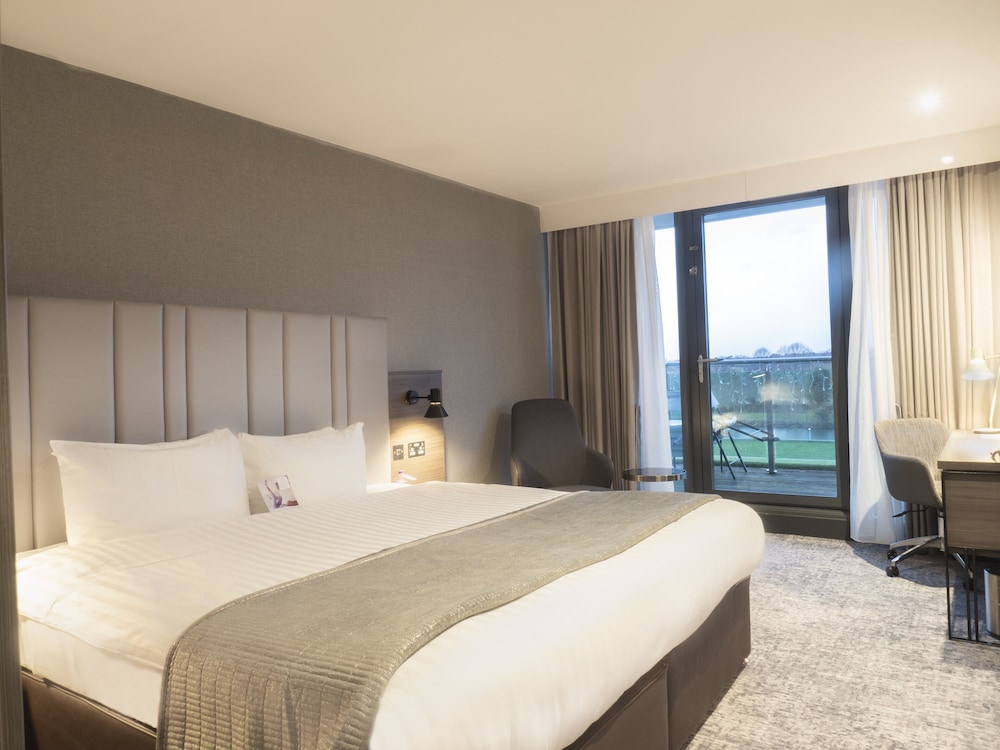 crowne plaza london kingston by ihg