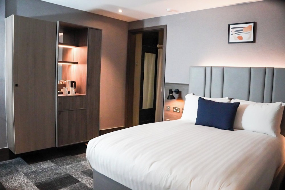 crowne plaza london kingston by ihg