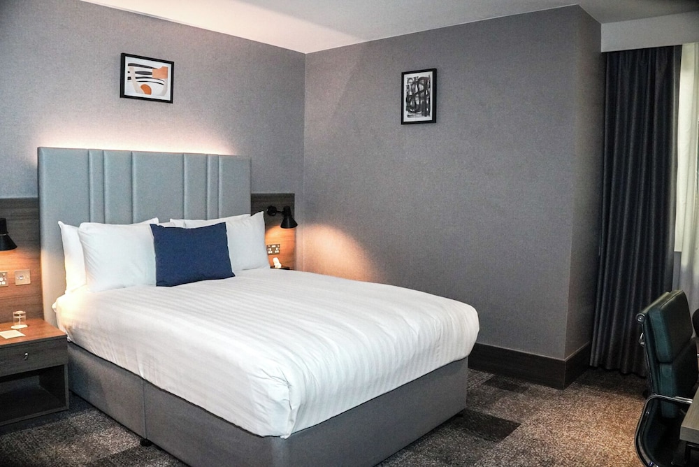 crowne plaza london kingston by ihg