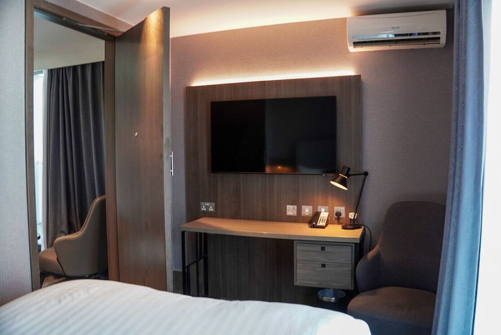 crowne plaza london kingston by ihg