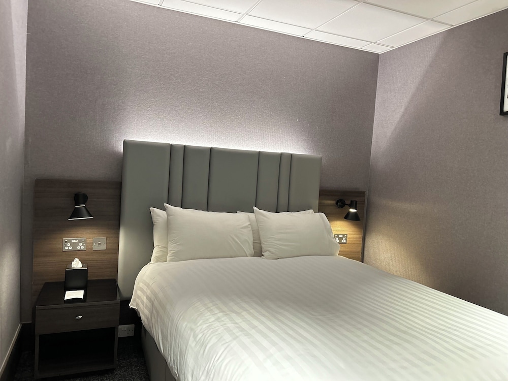 crowne plaza london kingston by ihg