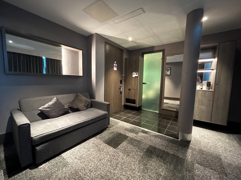 crowne plaza london kingston by ihg