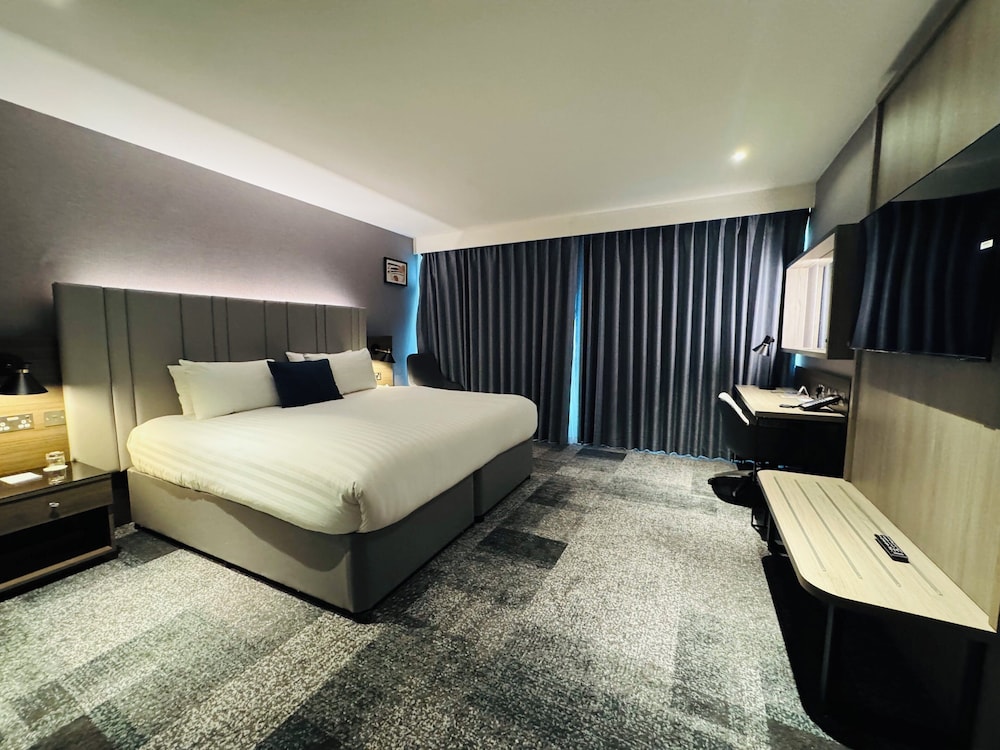 crowne plaza london kingston by ihg
