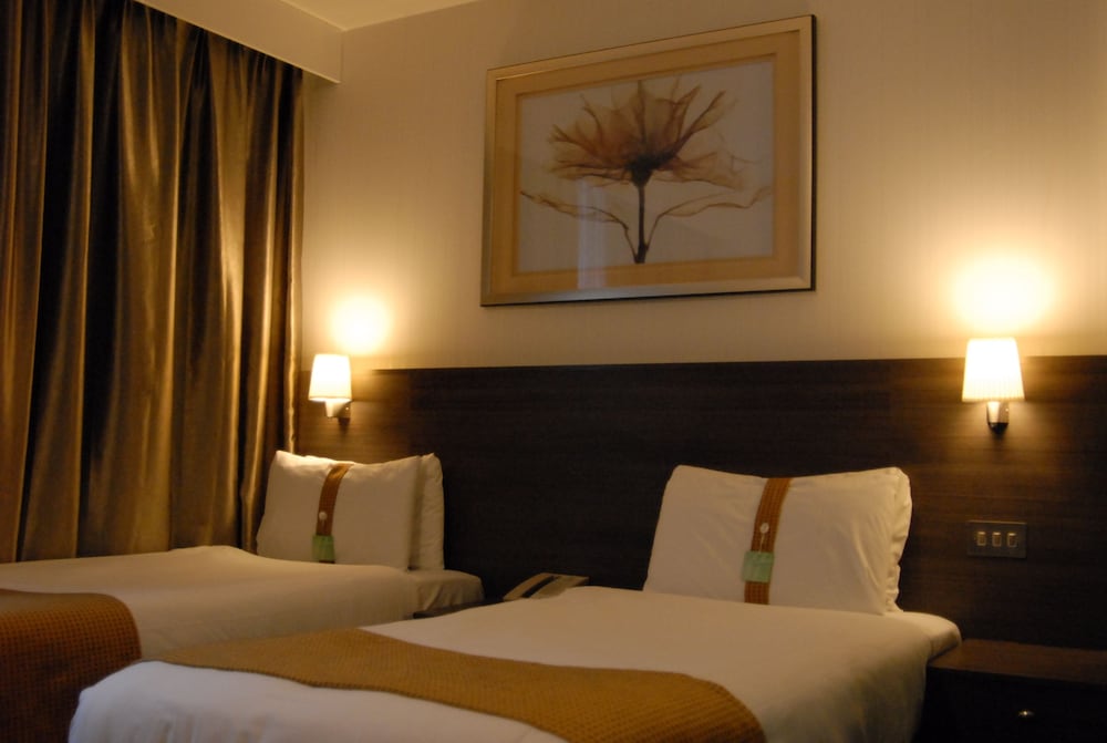 crowne plaza london kingston by ihg