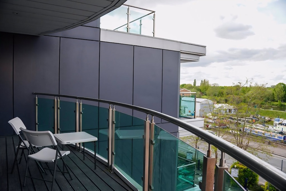 crowne plaza london kingston by ihg