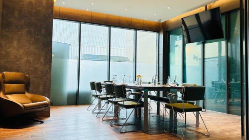 crowne plaza london kingston by ihg