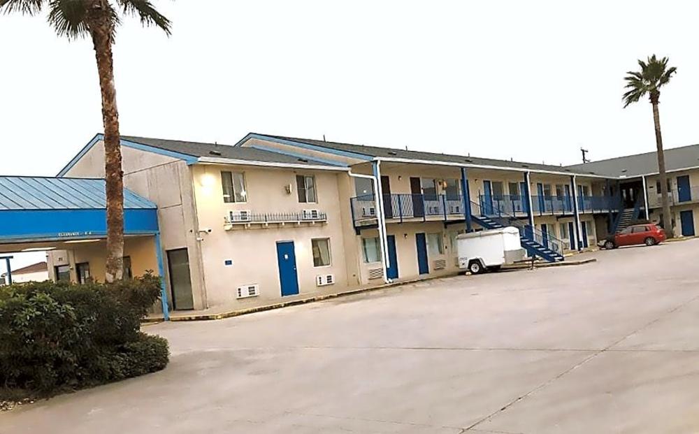 sky palace inn by jasper near atandt center