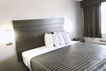 sky palace inn by jasper near atandt center