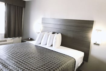 sky palace inn by jasper near atandt center