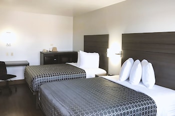 sky palace inn by jasper near atandt center