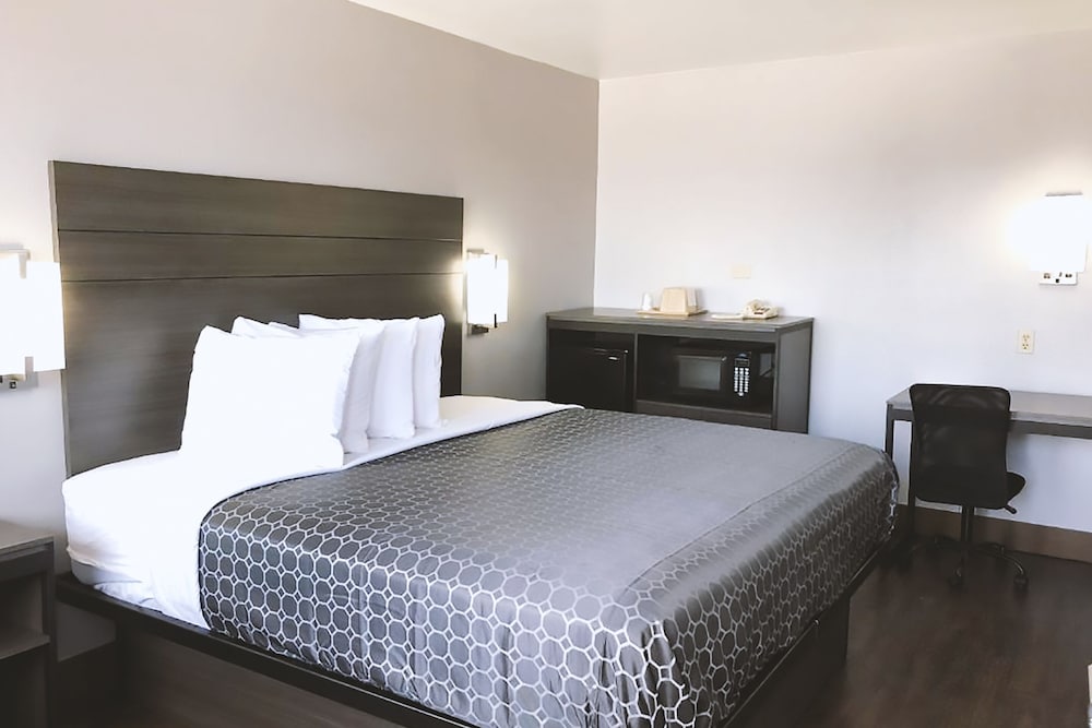 sky palace inn by jasper near atandt center