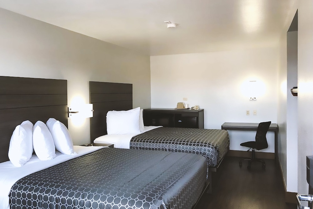 sky palace inn by jasper near atandt center