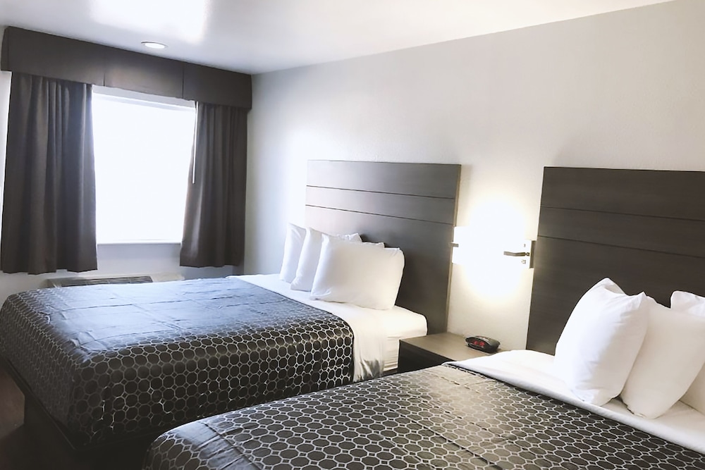 sky palace inn by jasper near atandt center