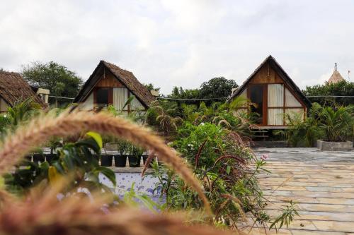 The Vintage Farm,Nasik - Trimbakeshwar Road,3 star