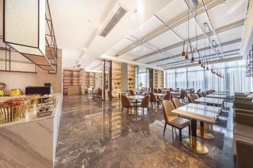 atour hotel nanjing jiangning binjiang development area shike lake