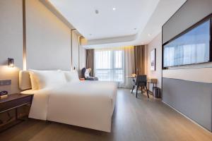 atour hotel nanjing jiangning binjiang development area shike lake