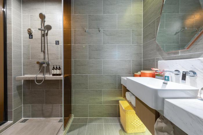 atour hotel nanjing jiangning binjiang development area shike lake