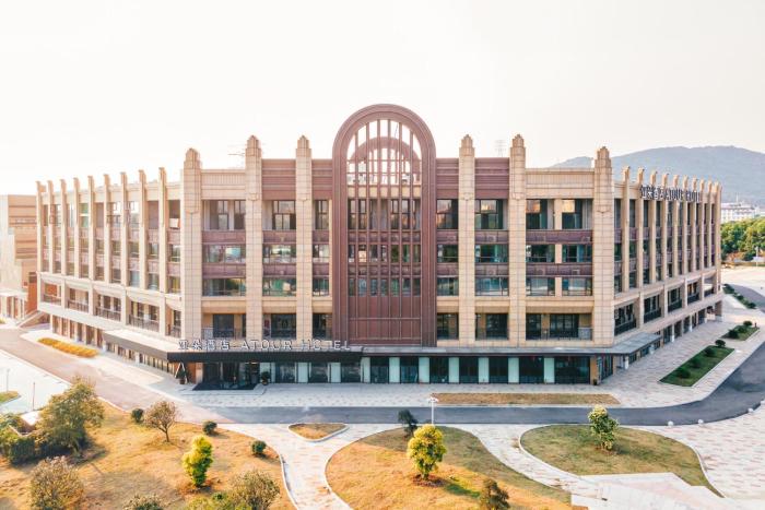 atour hotel wuxi yuantouzhu scenic area qianrong road