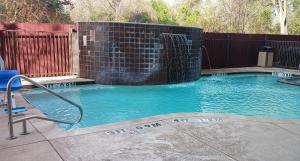 Red Roof Inn & Suites Longview,Longview>>Gregg County,2 star