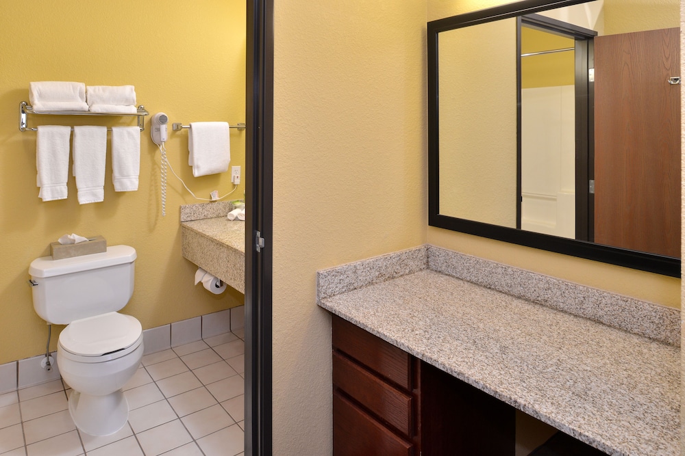 holiday inn express and suites stevens point by ihg