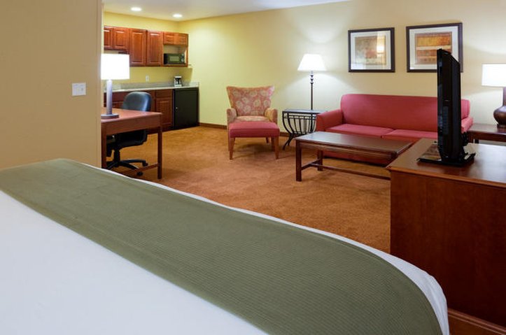 holiday inn express and suites stevens point by ihg