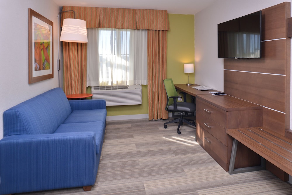 holiday inn express and suites stevens point by ihg