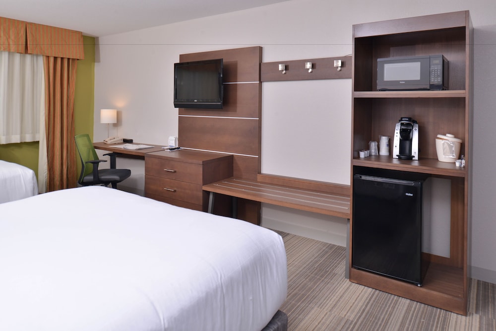 holiday inn express and suites stevens point by ihg