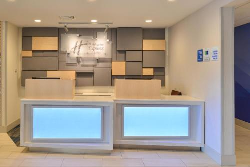 holiday inn express and suites stevens point by ihg
