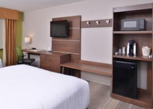 holiday inn express and suites stevens point by ihg