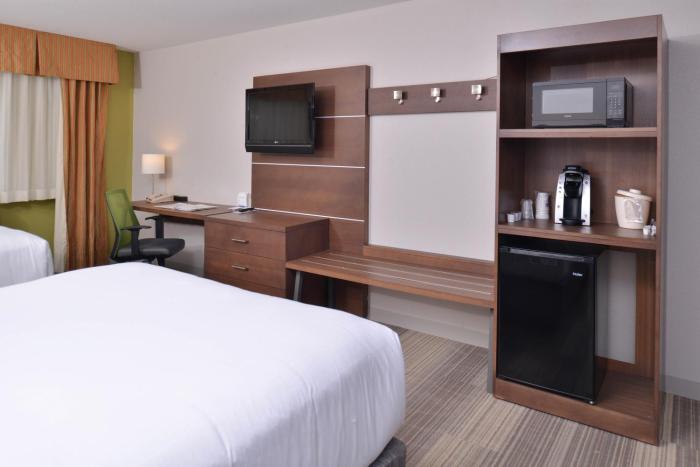 holiday inn express and suites stevens point by ihg