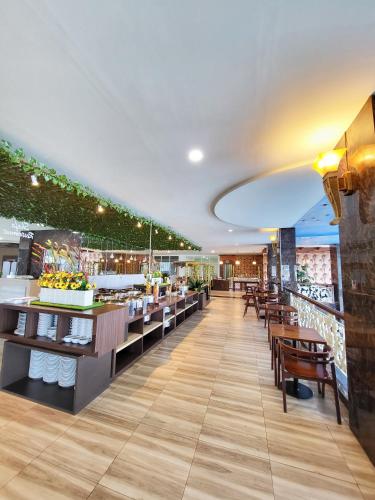 grand bayu hill hotel